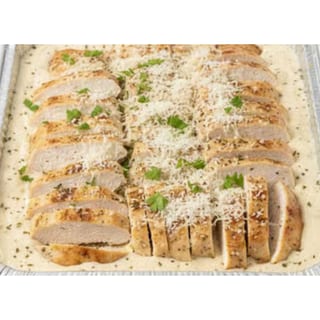 Chicken in Alfredo Sauce - Pechuga a La Crema
