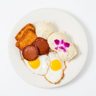 Pure de papas con Huevos, Queso y Salami