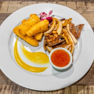 Lunch: Steak with Onions - Bistecito encebollado